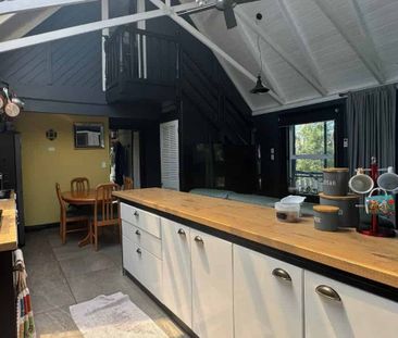 Stylish Two-Bedroom - Photo 4