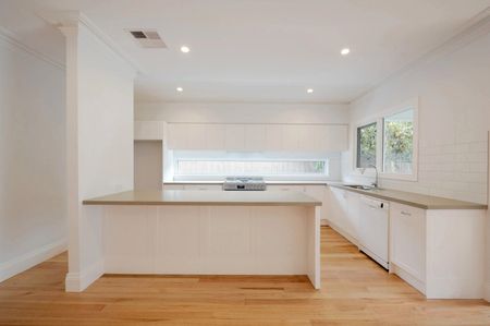 3 Bridgeford Avenue, Blackburn North - Photo 2