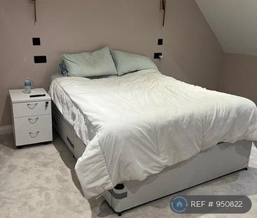 1 bedroom in a house share to rent - Photo 3