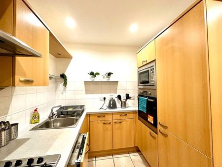 Room in a Shared House, John Conway House Herbert Mews, SW2 - Photo 5