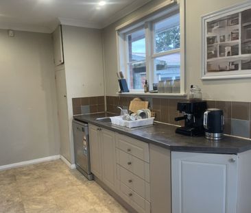 Family Home in Dyer St - Photo 6