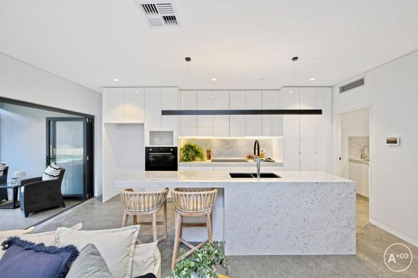 Modern Family Home in a Prime Parksidesetting - Photo 1