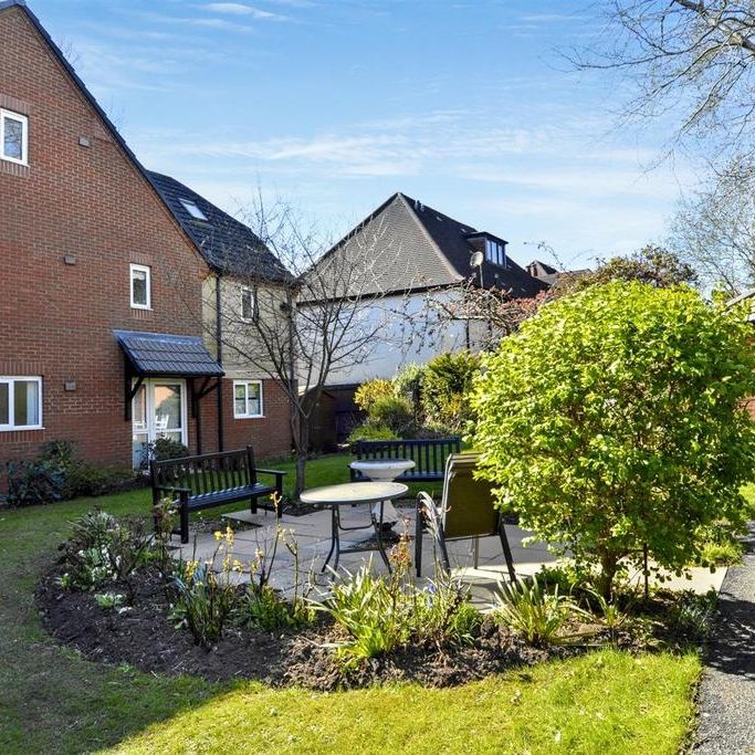 2 bedroom retirement property to rent - Photo 1