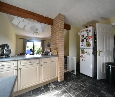 4 bedroom detached house to rent - Photo 5