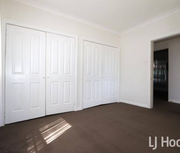 Tidy 2 bedroom cottage located on Belgravia - Photo 2