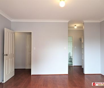 Ultra-Convenient 2 Bedroom Unit - Photo 4