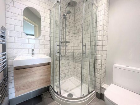 1 bedroom in a house share to rent - Photo 5