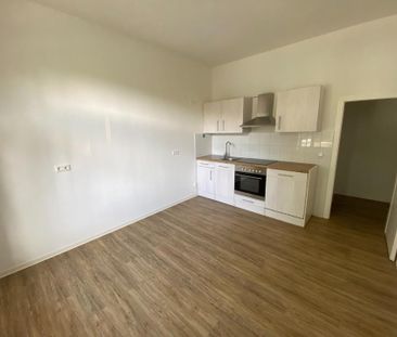 Erdgeschoss: Frisch sanierte 1-Raum-Wohnung mit EBK zu vermieten - Photo 1