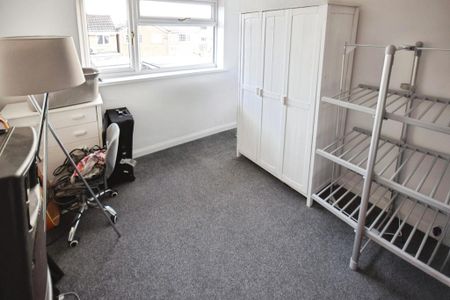 3 bedroom detached house to rent - Photo 3