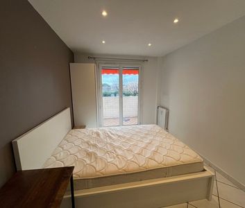 Location Appartement 4 pièces 81m² TOULON 83000 - Photo 4