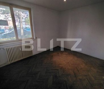 Apartament cu două camere la parter, circular, ultracentral, pretabil sediu firmă - Fotografie 2