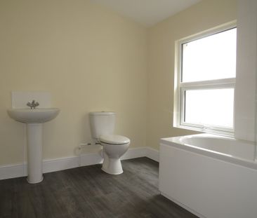 2 Bedroom - Photo 4