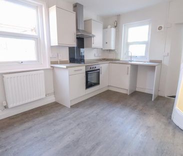 3 bedroom maisonette to rent - Photo 2