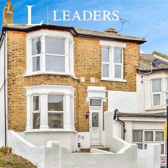 3 bedroom terraced house to rent - Photo 1