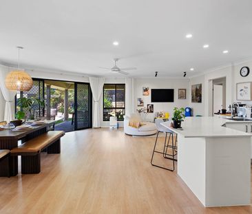 Spacious Family Home Victoria Point - Photo 5