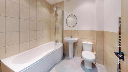 5 bedroom flat to rent - Photo 5