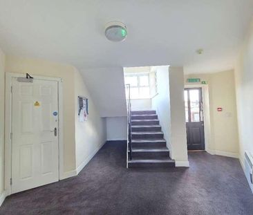 Newlands Close, Hagley, Stourbridge, West Midlands, DY9 - Photo 2