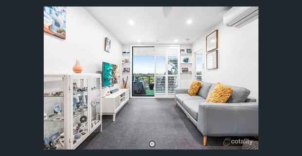 Cracking Apartment in the Heart of Wynnum! - Photo 1