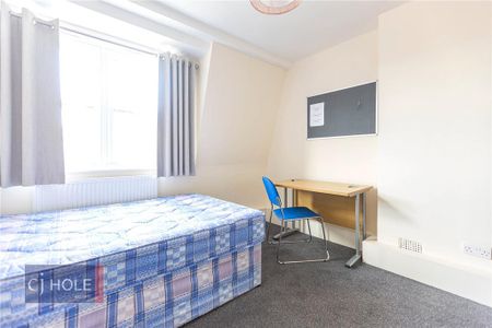 3 bedroom apartment to rent - Photo 4