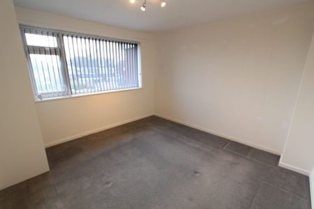 Longcroft Road, Dronfield Woodhouse, S18 - Photo 5