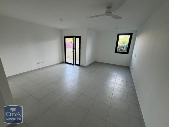 Location Appartement 1 pièce 41m² LE TAMPON 97430 - Photo 1