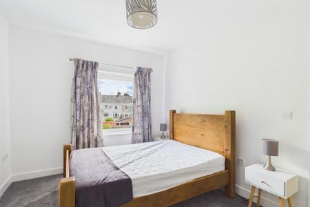 2 bedroom apartment to rent - Photo 4