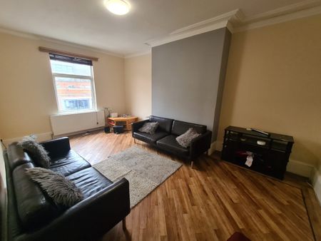 4 Bed - 29A Otley Road, Headingley, Leeds - LS6 3AA - Student - Photo 4