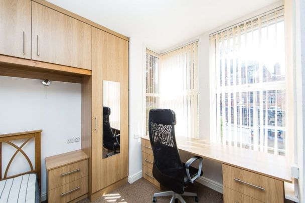 Flat 3, 66 Chapel Lane, Headingley, Leeds - Photo 1