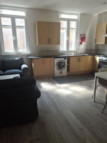 5 bedroom flat share to rent - Photo 5