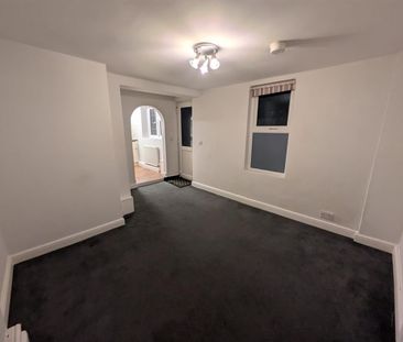 Brighton Road, Horsham RH13, London - Photo 3