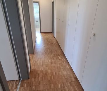 APPARTEMENT DE 5½ PIECES PROCHE DE TOUTES COMMODITES - Foto 2