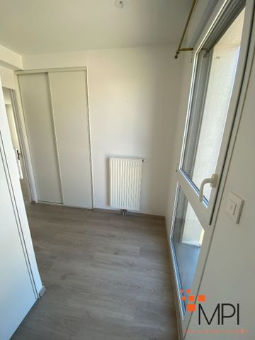 Location Appartement 4 pièces 81m² - Photo 4