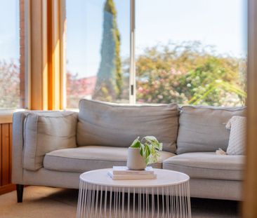 Timeless Home in Newnham - Photo 6