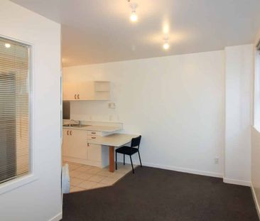 One-Bedroom Apartment in the Heart Wellington Central - Photo 4