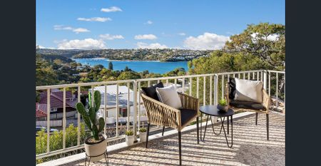 Freshly Painted With Stunning views of iconic Middle Harbour - Photo 3