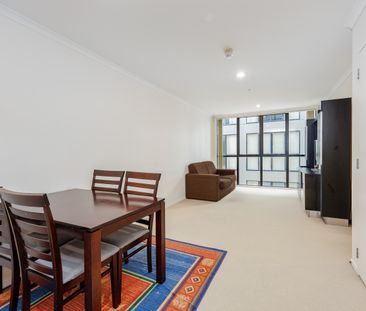 Modern, Furnished Apartment with Carpark - Photo 4