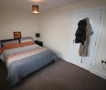 3 bedroom semi-detached house to rent - Photo 4