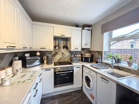 2 bed semi-detached bungalow to rent in NE22 - Photo 2
