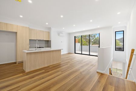 Brand new, easy-to-manage home - Photo 4