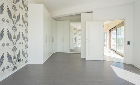 Randgebiet Düsseldorf: Wunderschöne 2,5 Zimmer-Penthousewohnung mit umlaufender Dachterrasse! - Photo 5