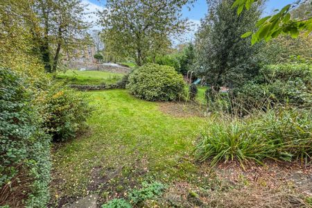 4 bedroom House To Let - Photo 3