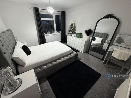2 bedroom maisonette to rent - Photo 4