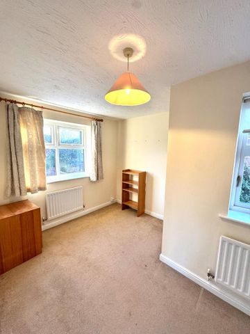 2 bedroom end of terrace house to rent - Photo 4