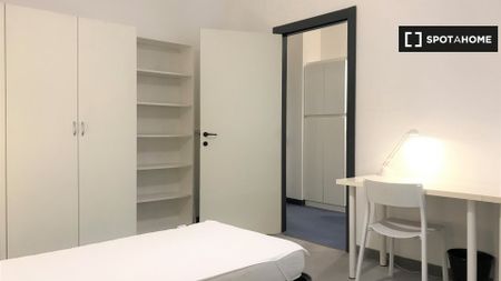 milan, Lombardy 20122 - Photo 3