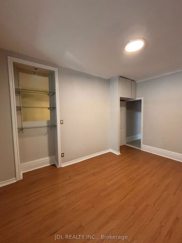 593 Bathurst Street #Main Floor - Photo 2