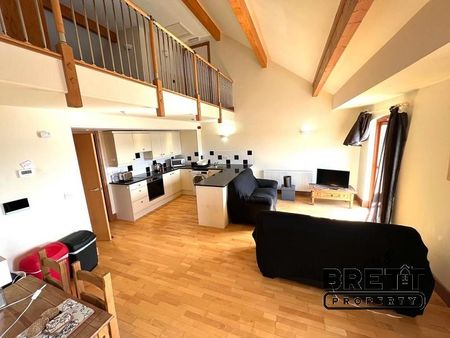 3 bedroom flat to rent - Photo 4