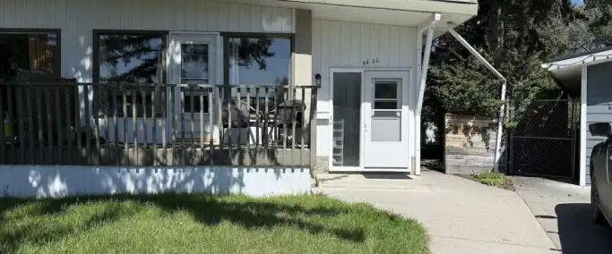 3 bedroom main floor in Highland Park | 4422 Greenview Place Northeast, Calgary - Photo 1