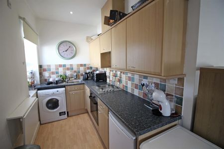 2 Bedroom Maisonette - Photo 4