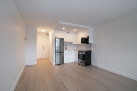 1975 de Maisonneuve - Photo 2