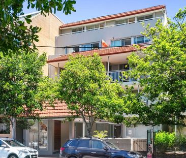 Quiet Terrace Apartment - Photo 1
